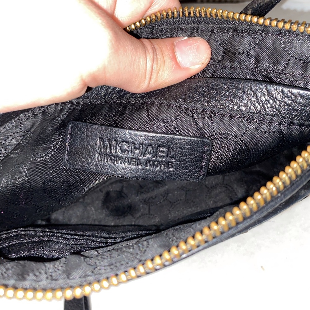 Micheal Kors black and gold tone leather crossbody - Picture 9 of 10